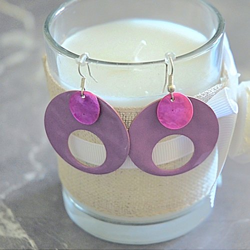 Boucles d'oreilles pendantes créoles mauve fuchsia