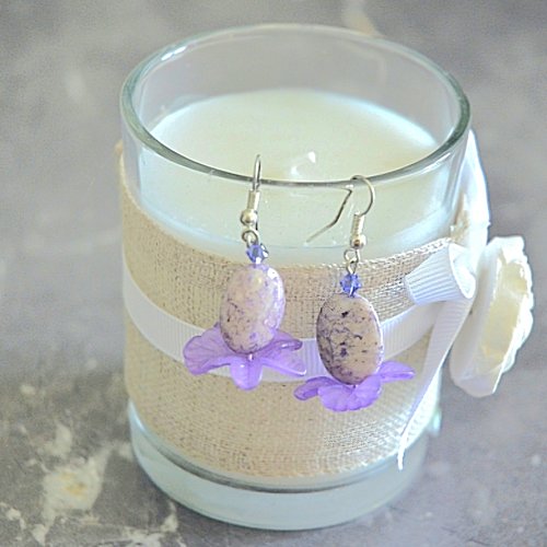 Boucles d'oreilles pendantes corolle mauve