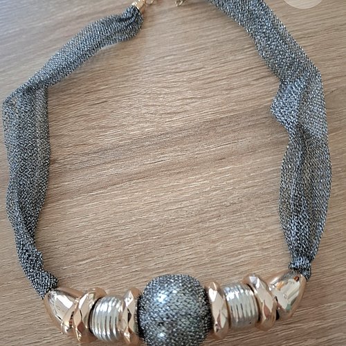 Collier filet gris perles dorees