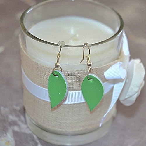 Boucles d'oreilles pendantes cuir feuilles vertes
