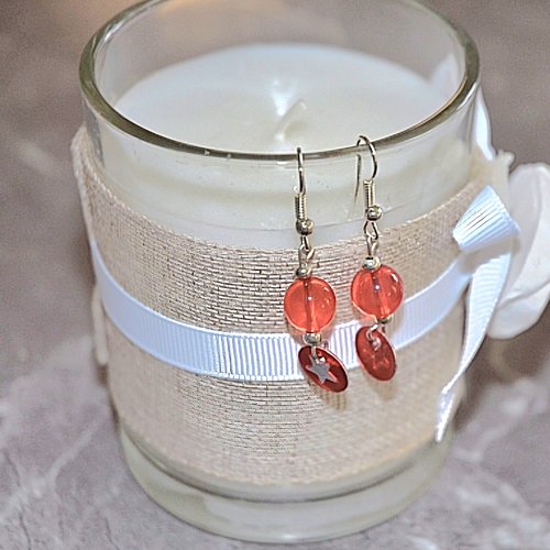 Boucles d'oreilles pendantes perles sequin rouge etoilé