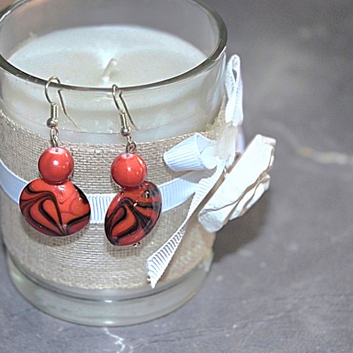 Boucles d'oreilles pendantes perles tigrees rouge noir