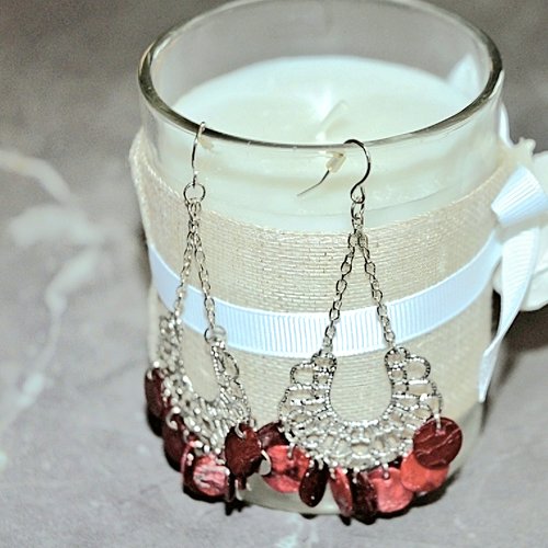 Boucles d'oreilles pendantes ethniques argentees et rouge