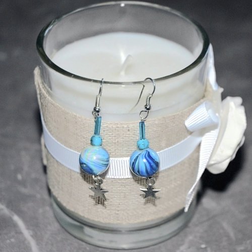 Boucles d'oreilles pendantes perles bleu étoiles argentées
