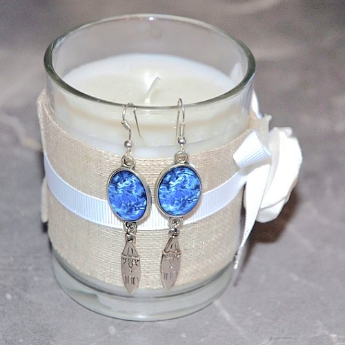 Boucles d'oreilles pendantes ethniques cabochon bleu pampille argentée