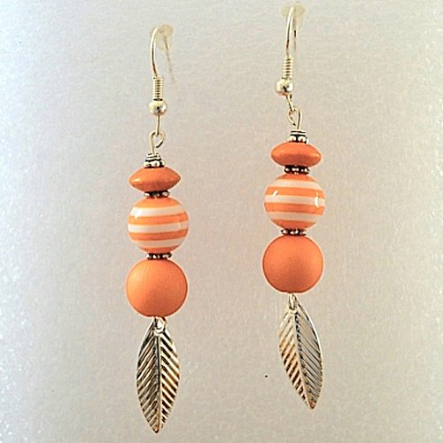 Boucles d'oreilles pendantes orange blanc argentees