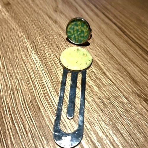 Parure bague réglable et marque page jaune vert