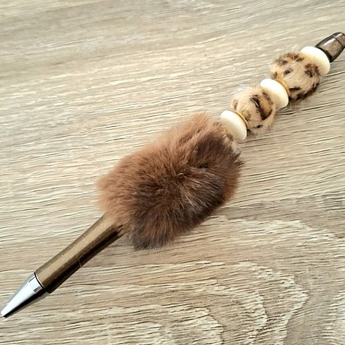 Stylo froufrou marron beige