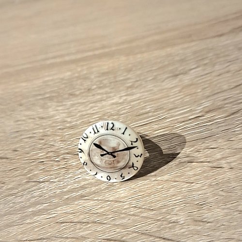 Bague réglable cabochon horloge