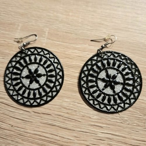 Boucles d'oreilles pendantes créoles noir gris métallisé