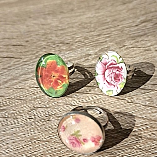 Bague réglable cabochon fleurs