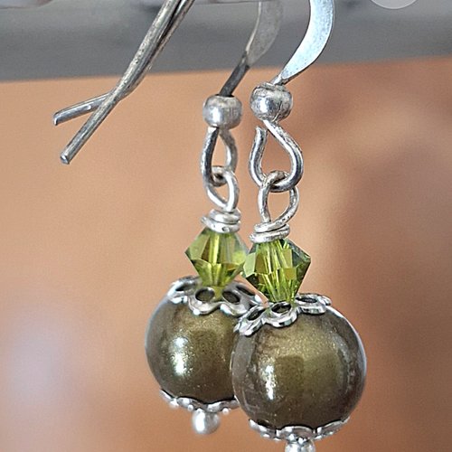 Boucles d'oreilles pendantes perles kaki