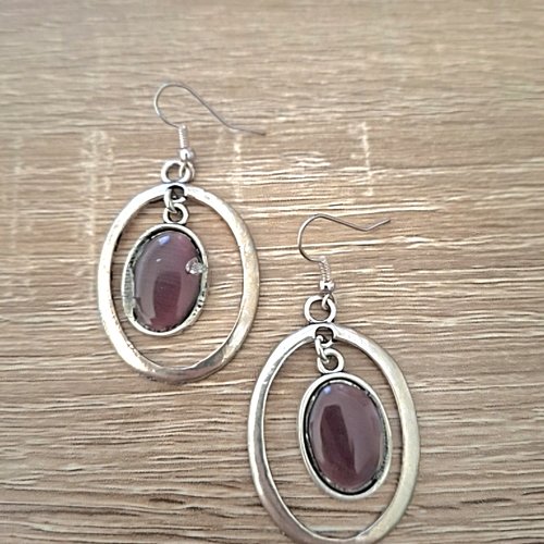 Boucles d'oreilles pendantes argentees cabochon violet
