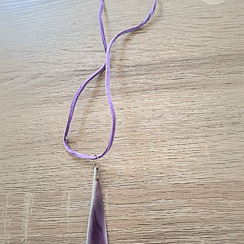 Collier tour du cou suédine violet pendentif assorti metal