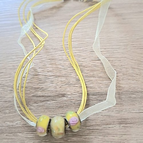 Collier tour du cou coton ciré jaune 3 perles assorties