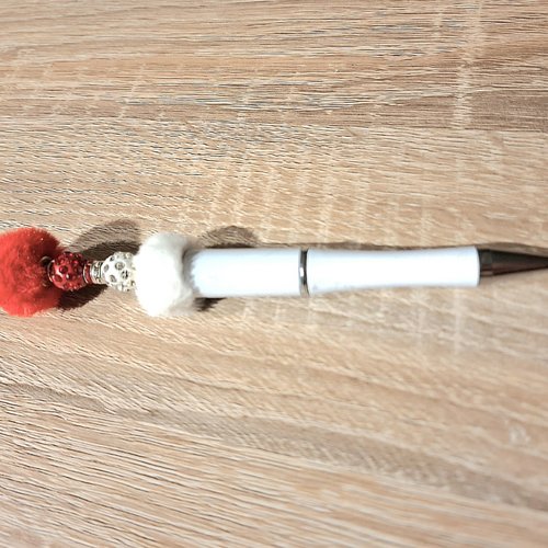 Stylo perles et froufrou rouge blanc