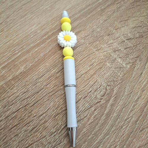 Stylo blanc jaune perle fleur assortie