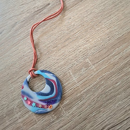 Collier fimo rayures et petites étoiles assorties