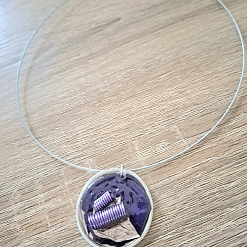 Collier tour du cou métal argenté violet