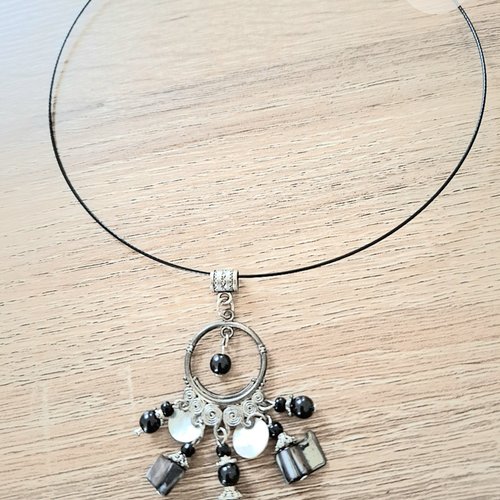 Collier tour du cou acier pendentif perles métal et nour