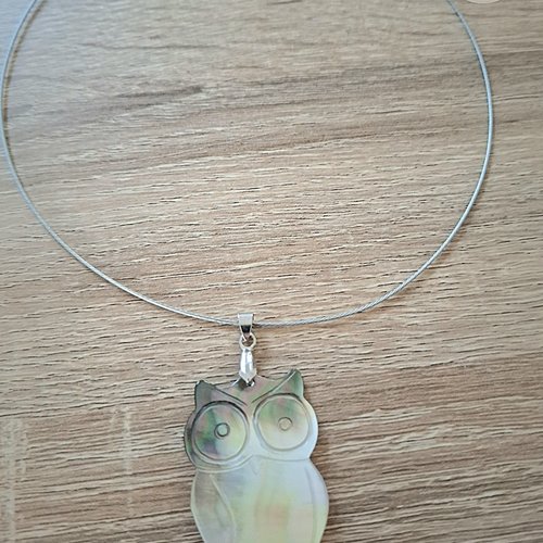 Collier tour du cou acier pendentif nacre animal