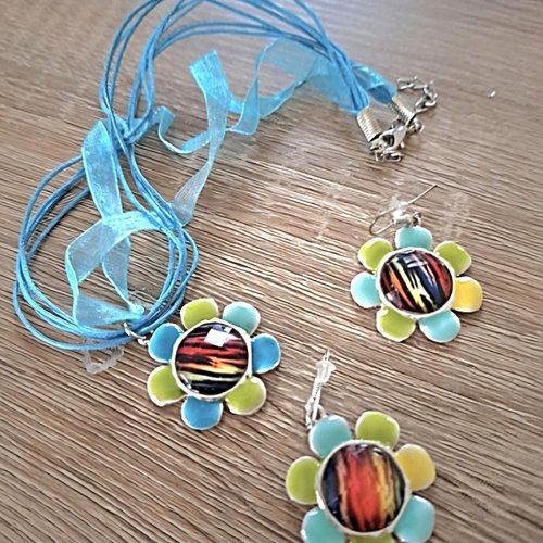 Parure collier et boucles d'oreilles émaillées multicolores