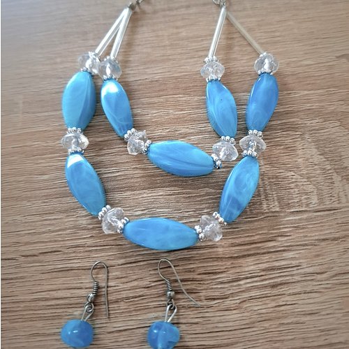 Parure collier et boucles d'oreilles bleues