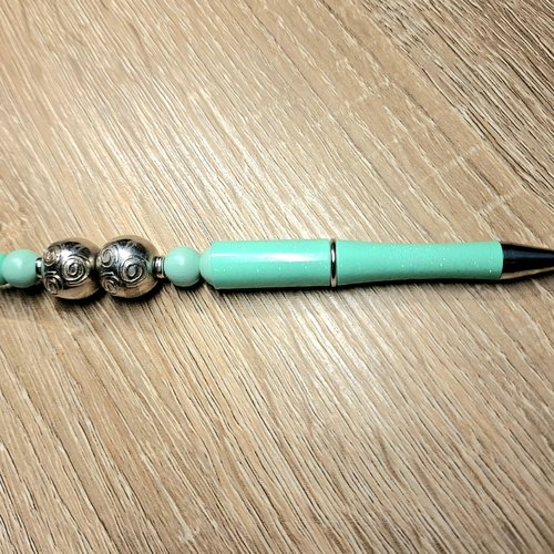 Stylo perles vert clair et argent