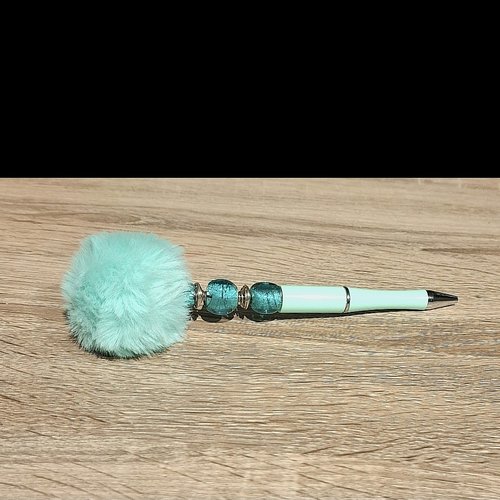 Stylo froufrou turquoise perles assorties