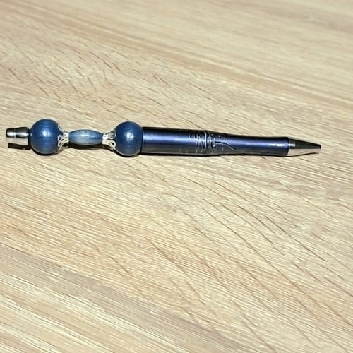Stylo bleu métallique perles assorties