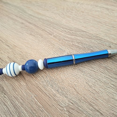 Stylo bleu blanc