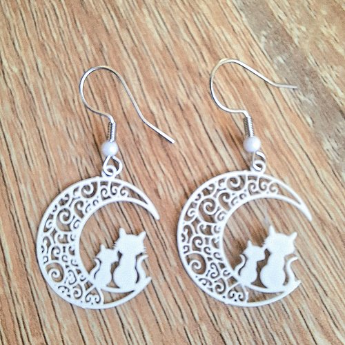 Boucles d'oreilles pendantes petit chat blanc