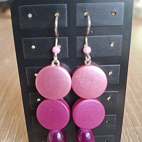 Boucles d'oreilles pendantes perles roses et fuchsia