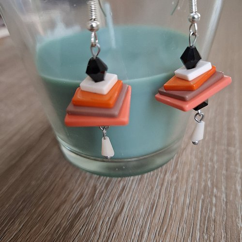 Boucles d'oreilles pendantes perles plates carrées