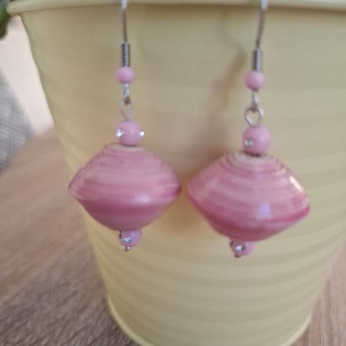 Boucles d'oreilles pendantes perles rose