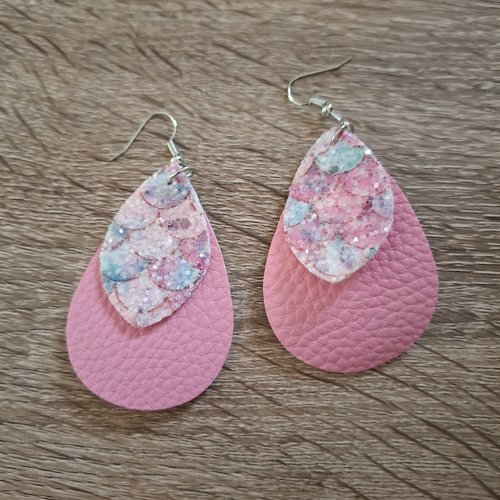 Boucles d'oreilles pendantes simili cuir rose