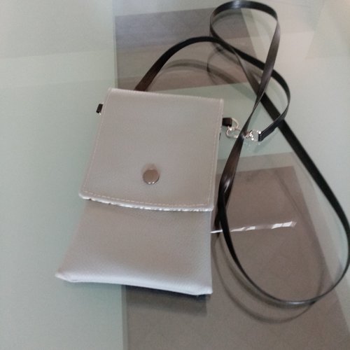 Pochette téléphone