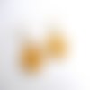 Boucles d'oreilles rondes, au motif d'asanoha dorées sur fond jaune, de style japonais (papier washi).