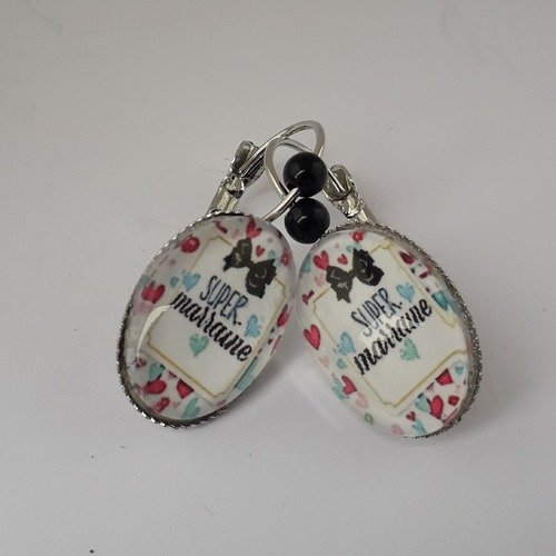 Boucle d'oreille " super marraine "