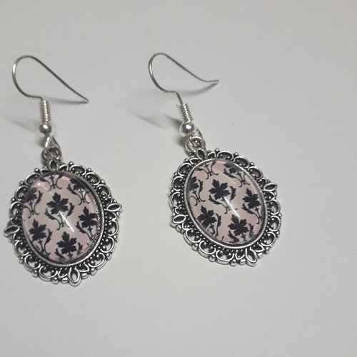 Boucle d'oreille cabochon " rose ancien"