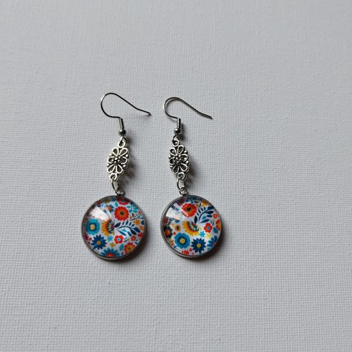 Boucle d'oreilles pendante floral
