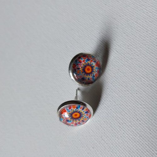 Puce d'oreilles  multicolore