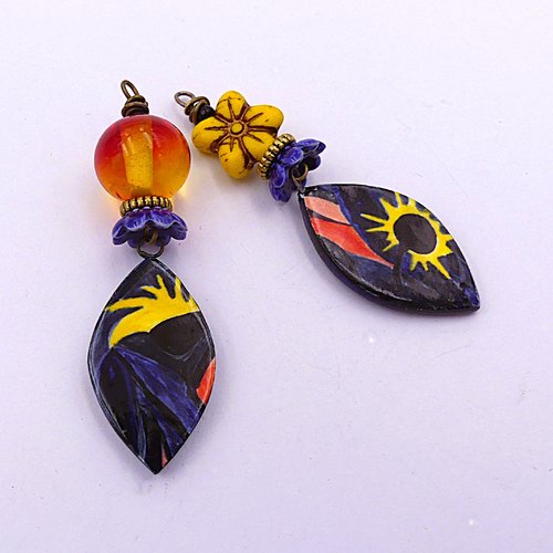 2 pendentifs fait main, uniques, légèrement dissociés, céramique artisanale, verre