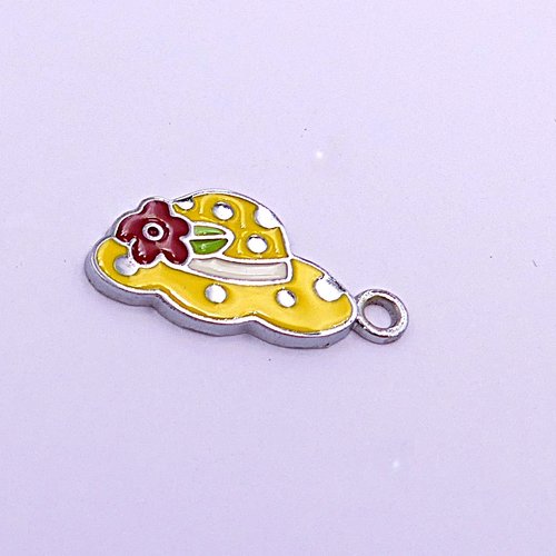 Pendentif métal argenté émaillé, petit chapeau jaune, pois, fleur, pour créations