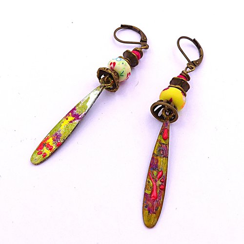 Boucles d'oreilles dissociées, argile polymère, métal bronze peint main