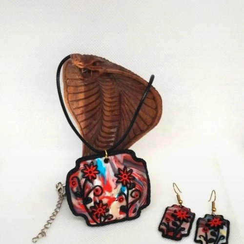 Parure collier et boucles d'oreilles fantaisie