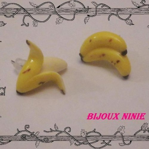 Boucles d'oreilles puces mini banane en fimo
