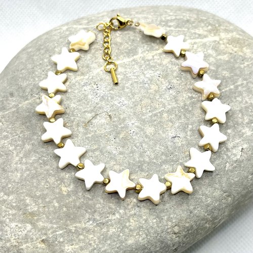 Bracelet perles de nacre en forme d’étoile