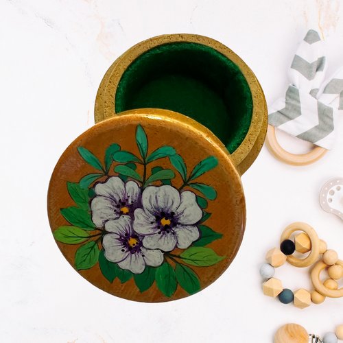 Petite boîte ronde peinte à la main- motif floral