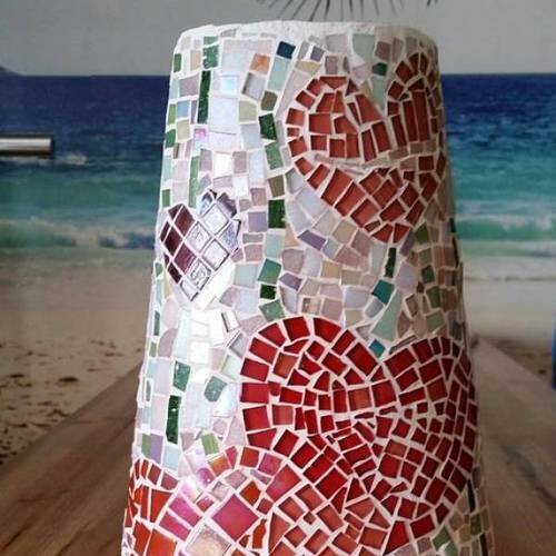 vase en verre avec mosaïque motifs coeurs 